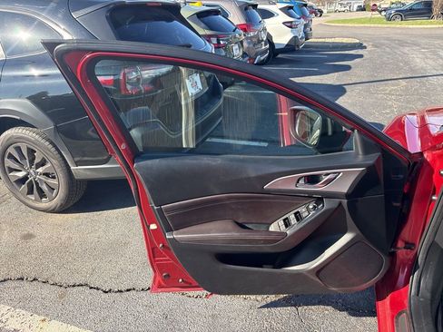 Used 2018 MAZDA MAZDA3 Touring image 18