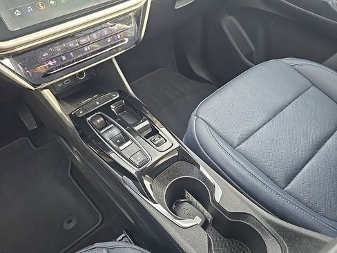 Used 2022 Chevrolet Bolt EUV LT w/ Convenience Package image 14