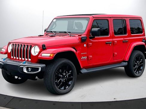 Used 2023 Jeep Wrangler Unlimited Sahara w/ Cold Weather Group image 4