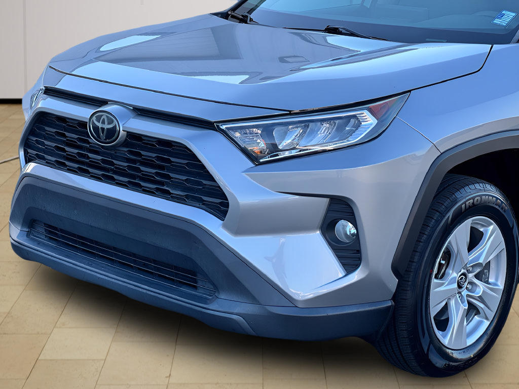 Used 2020 Toyota RAV4 XLE FWD image 32