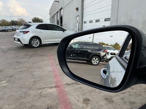 Used 2025 Chevrolet Trax LT image 18