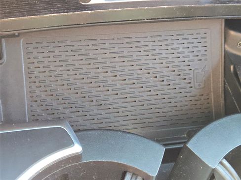 Used 2021 Mercedes-Benz GLS 450 4MATIC image 35