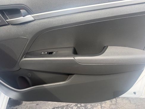 Used 2020 Hyundai Elantra SE w/ Cargo Package (C1) FWD image 38