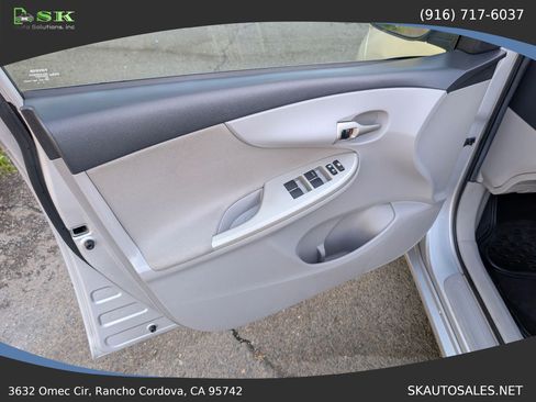 Used 2011 Toyota Corolla LE FWD image 33