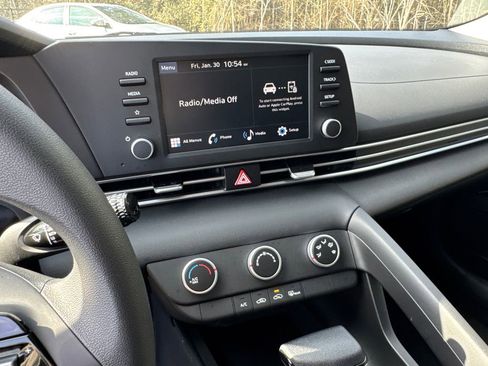 New 2026 Hyundai Elantra SE image 17