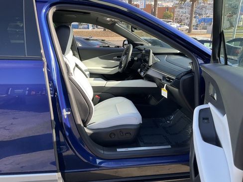 Used 2024 Acura ZDX A-Spec image 57