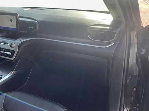 Used 2021 Ford Explorer XLT w/ Equipment Group 202A image 17