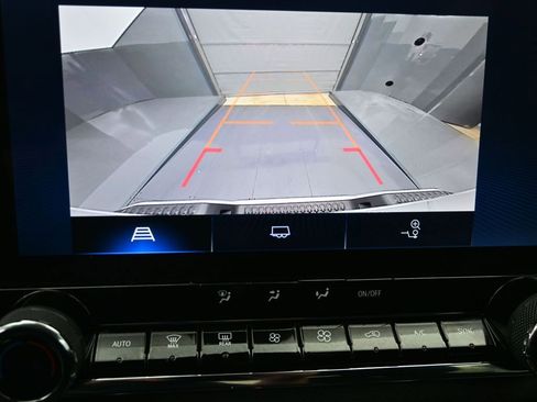 Used 2023 Chevrolet Colorado LT w/ LT Convenience Package image 12