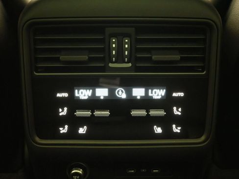 Certified 2026 Porsche Cayenne AWD/4WD image 23