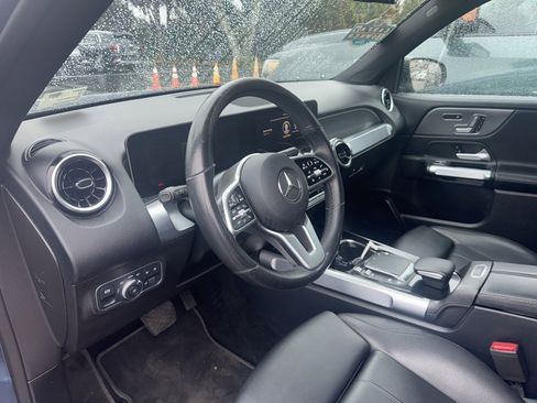 Used 2021 Mercedes-Benz GLB 250 w/ Premium Package image 7