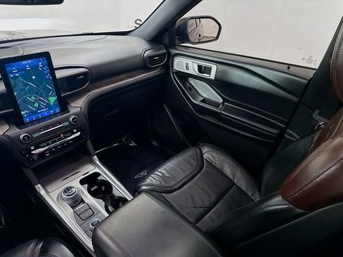 Used 2020 Ford Explorer Platinum w/ Premium Technology Package AWD/4WD image 25