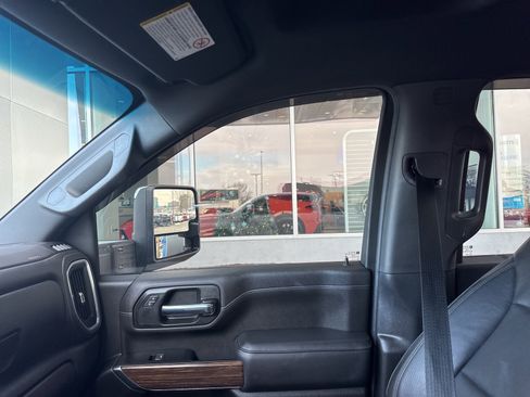 Used 2022 Chevrolet Silverado 3500 High Country image 28