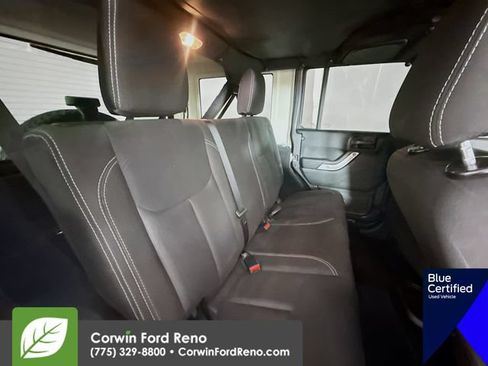Used 2018 Jeep Wrangler Unlimited Sahara w/ Connectivity Group AWD/4WD image 26