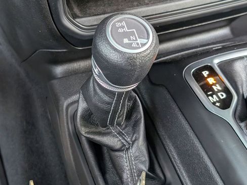 Used 2025 Jeep Wrangler Sport S image 17