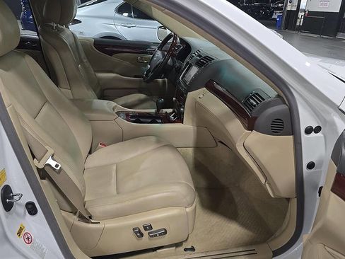 Used 2007 Lexus LS 460 L RWD image 9