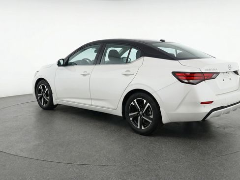 Used 2025 Nissan Sentra SV image 6