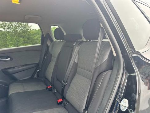 Certified 2023 Nissan Rogue SV FWD image 16