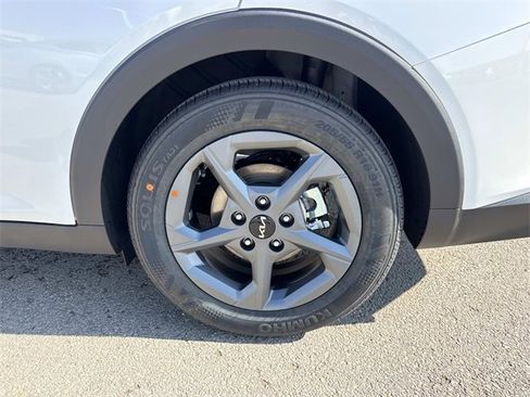 New 2026 Kia K4 LXS image 25