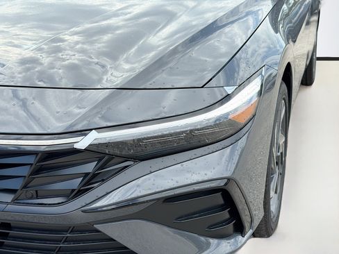 New 2026 Hyundai Elantra Limited image 9