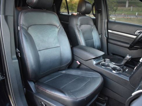 Used 2016 Ford Explorer Sport w/ Equipment Group 401A AWD/4WD image 13