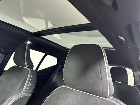 Used 2021 Volvo XC40 T5 R-Design w/ Protection Package Premier image 12