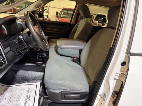 Used 2013 RAM 3500 Tradesman w/ Chrome Appearance Group image 47