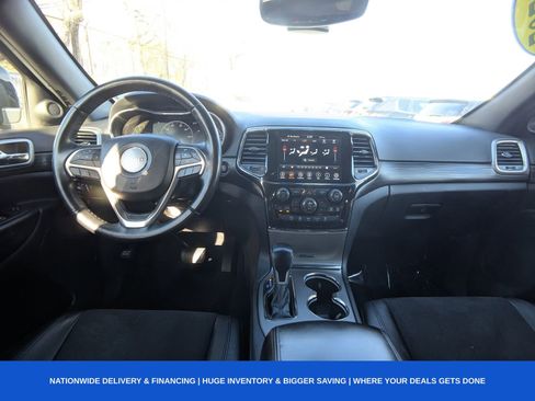 Used 2022 Jeep Grand Cherokee Laredo X image 19