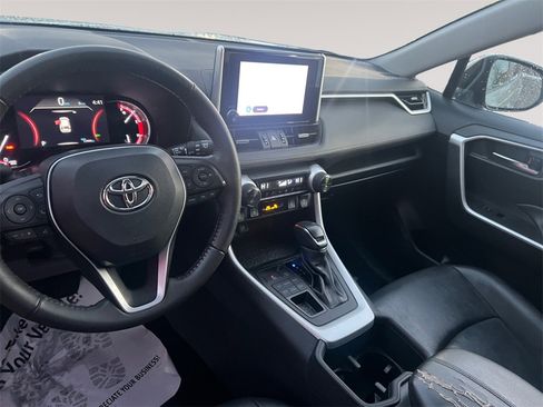 Certified 2022 Toyota RAV4 XLE Premium image 10