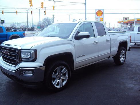 Used 2019 GMC Sierra 1500 SLE w/ SLE Value Package image 3