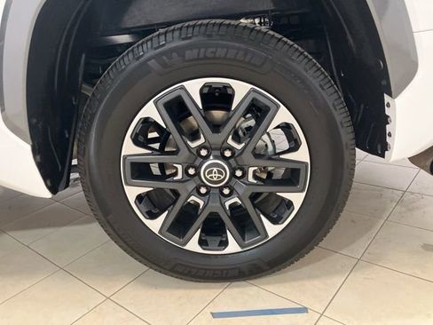 Used 2023 Toyota Tundra Limited image 27