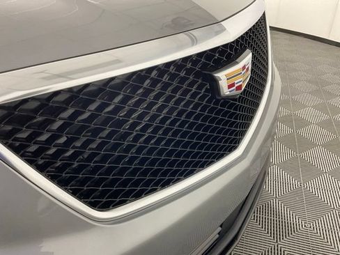 Used 2026 Cadillac XT5 Sportv w/ LPO, Floor Liner Package AWD/4WD image 9