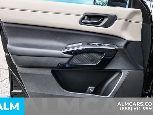 Used 2024 Nissan Pathfinder SV image 44