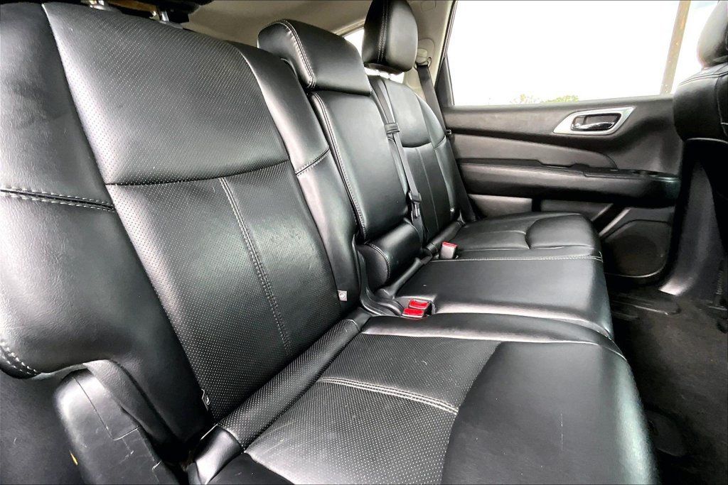 Used 2015 Nissan Pathfinder Platinum FWD image 24