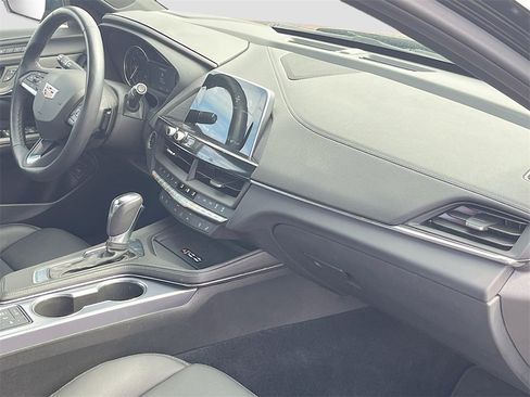 Used 2025 Cadillac CT4 Premium Luxury image 30