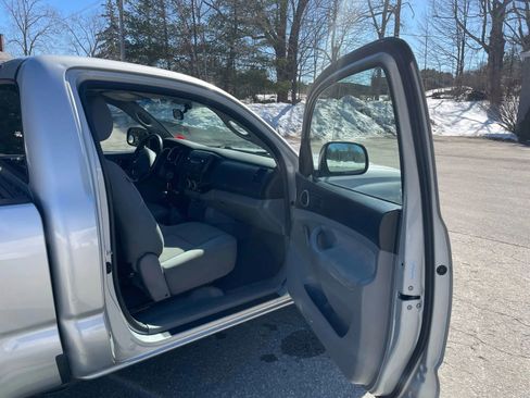 Used 2009 Toyota Tacoma 2WD Regular Cab image 12