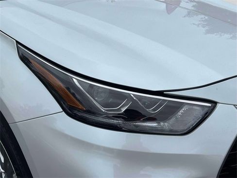 Certified 2025 Toyota Highlander Limited image 14