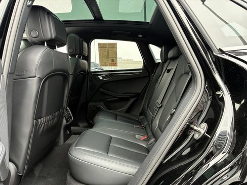 Certified 2026 Porsche Macan AWD/4WD image 13