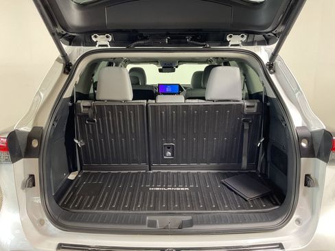 New 2026 Toyota Highlander Platinum AWD/4WD image 23