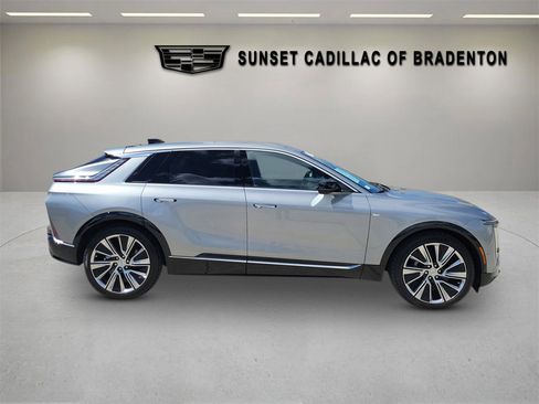 Certified 2025 Cadillac Lyriq Luxury w/ LPO, Floor Liner Package image 3