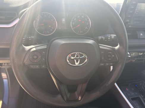 Used 2021 Toyota RAV4 XLE image 21