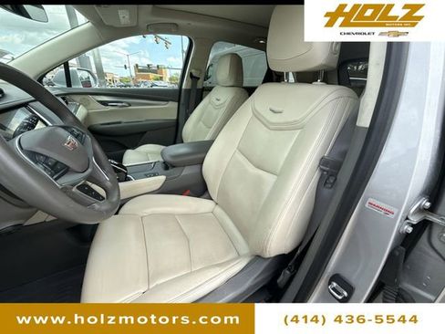 Certified 2017 Cadillac XT5 Premium Luxury w/ LPO, Wheel Lock Package AWD/4WD image 20