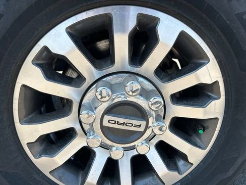 Used 2022 Ford F250 Lariat w/ Lariat Value Package AWD/4WD image 17