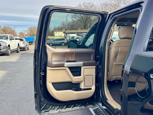 Used 2018 Ford F150 Lariat image 15