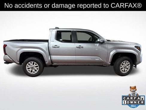 Used 2025 Toyota Tacoma SR5 image 3