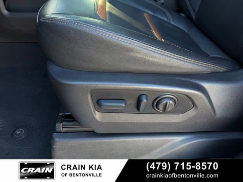 Used 2022 GMC Sierra 2500 AT4 w/ AT4 Preferred Package image 12