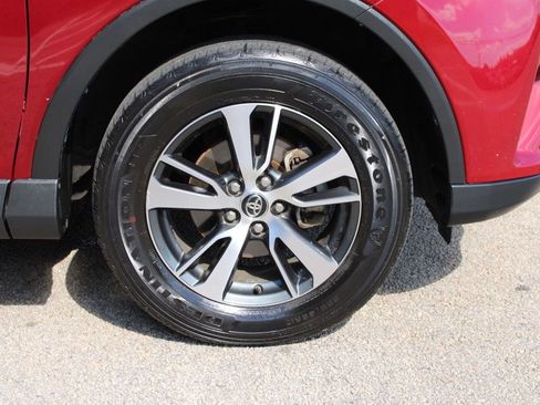 Used 2018 Toyota RAV4 XLE FWD image 33