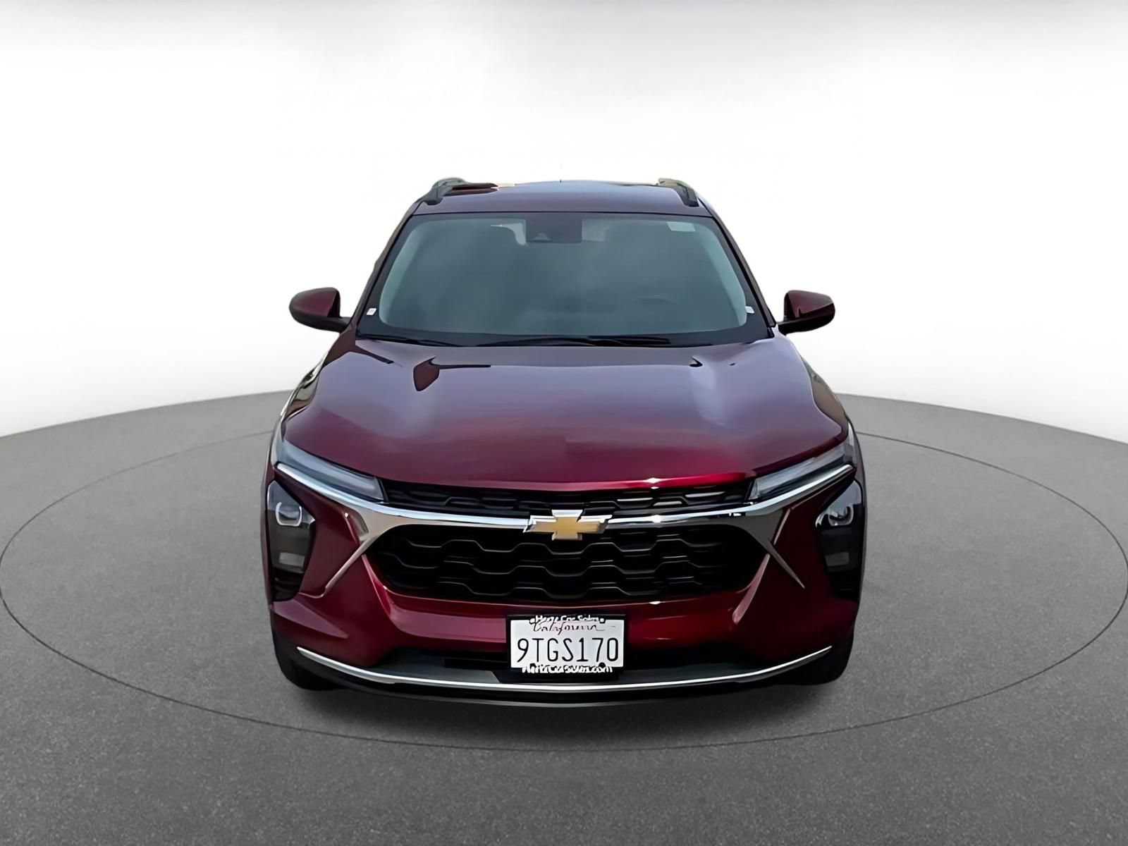 Used 2025 Chevrolet Trax LT w/ LT Convenience Package FWD image 4