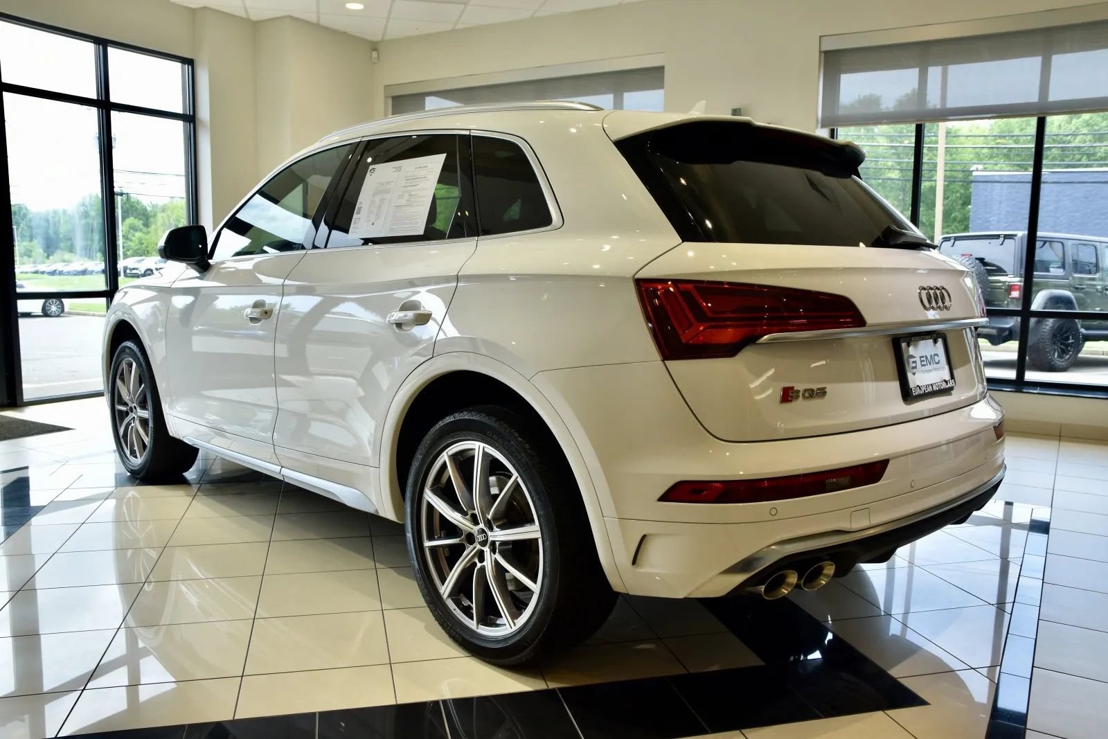 Used 2023 Audi SQ5 Premium Plus w/ Premium Plus Package AWD/4WD image 4
