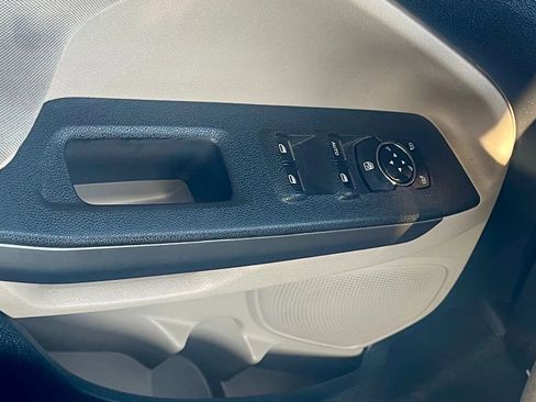 Used 2018 Ford EcoSport SE w/ SE Convenience Package image 19