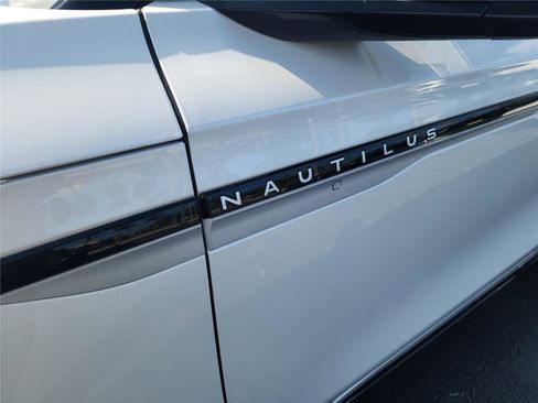 New 2026 Lincoln Nautilus Reserve AWD/4WD image 10